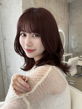 エヌアイ オモテサンドウ(ni omotesando) ミディアムレイヤーカット/ボルドーカラー/外ハネヘア　上野