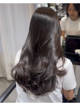 リス バイ ソヨン(Lis by SOYON) 韓国風レイヤーカット/グレージュ/透明感カラー