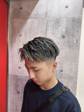 ヘアー ラボ エムツー(hair lab m2) フェード×ツイストパーマ×ホワイトメッシュ| 蒲田メンズ