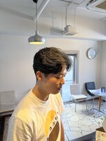 フリーゼアコマキ(FRISEUR)&nbsp;癖毛を活かしたセンターパート(兵庫県 西宮市)