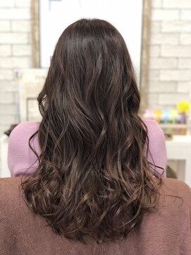 アズビー(azBBB) 【佐賀/ａｚＢＢＢ】アッシュカラー×波巻きスタイル