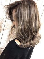 オリ(‘Oli)&nbsp;コントラストハイライト＿プラチナベージュ