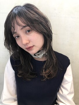 エミィ(emme) ロングウルフ×ハイライト［立川/立川駅/立川南口/髪質改善］