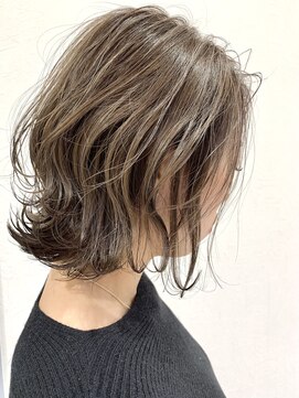 ジェービーヘア 稲毛(jb hair) カーキグレージュのハイライトフェザーバングボブ重軽ウェーブ
