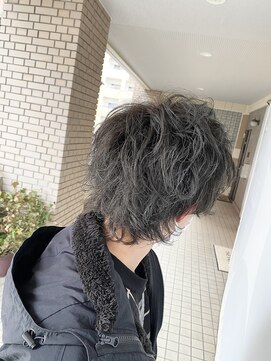 ブレイズ ザ サロン(BLAZE THE SALON) ガッツリトーンダウンで透明感暗めカーキアッシュ【BLAZE 大庭】