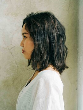 アマリス(Amaris) 無造作ミディアムウエーブ20代/30代/40代/庭瀬