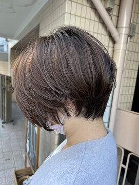 フィン(FiN by allure) 髪質改善ショート×アッシュベージュ/下河原 聡