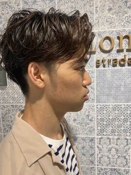 ロンド ストラーダ 心斎橋(Lond strada) センターパート韓国マッシュ スキンフェード コンマヘア