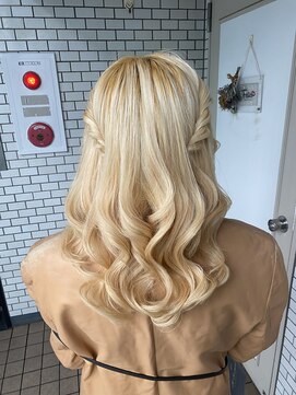 フェリーチェ(Felice) ハーフツイン　ツインアレンジ　デートヘア　イベントヘア