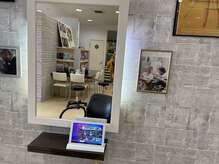 ネイキッド ヘアーズ ユニット(Naked HAIRS UNIT)の雰囲気（好きな動画、コンテンツが自由にみれるタブレットがあります♪）