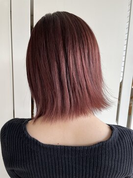 イロン(iroN) 20代女性 切りっぱなしボブ ピンク