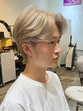 ノラ ヘアーサロン(NORA HAIR SALON) 【石山】ホワイトブロンドセンターパート