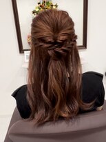 アールシリウス(R,SIRIUS)&nbsp;ブラウンカラーのハーフアップ