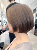青山白髪ぼかしハイライトウルフショートボブグレージュ40代50代