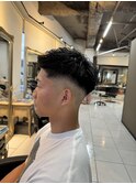 スパイキーショート フェードカット スパイキーフェザー 眉毛