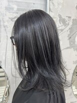 サル(saru)&nbsp;#ハイライトカラー × #ネイビーカラー