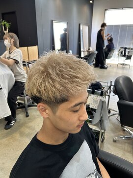 ラテ 伊勢崎(LATTE) ジェットモヒカン×ミルクティーベージュ