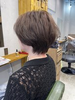 コモレビ(komorebi) 【嶋崎翔】白髪ぼかしカラー×ショート