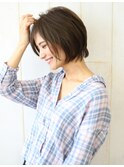 大人かわいいエアリーグレージュひし形シルエット小顔耳かけボブ