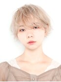 ショートボブ＋ホワイトベージュ