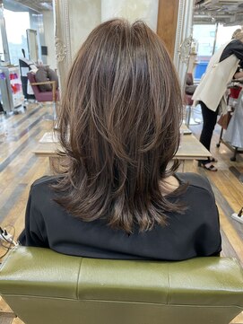 アリスバイアフロート 自由が丘(ALICe by AFLOAT) レイヤーミディ（マッシュくびれヘアメルティカラー