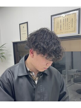 ジャス(Jus) 波巻きパーマ