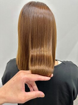 シロ(SHIRO)の写真/髪にとって最高のエイジングケアと言われる水素！髪質改善水素縮毛矯正で美しい髪質のストレートを叶えます