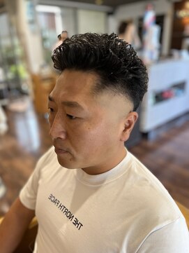 ビービードットコム/0084(BB.com/0084) 外国人風クセ毛パーマ&スキンフェード