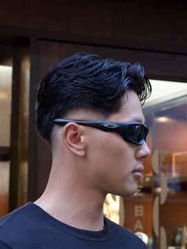 ザバーバー 渋谷(THE BARBER) ローフェード+眉毛カット