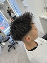 ルースト 心斎橋店(ROOST)&nbsp;刈り上げセンターパート/波巻きツイストスパイラル/大阪