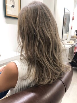 インビテーション(invitation) 【invitation】外国人風ハイライトベージュ