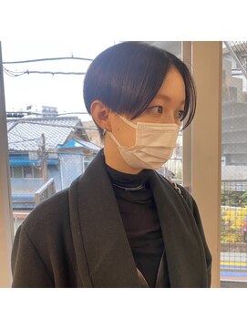 サイズ(cyez) モードな雰囲気のセンターパートショート