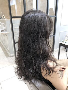 ネオリーブギンザ 銀座店(Neolive GINZA) ロングヘアでもしっかりとパーマを出したい方に
