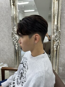 ハイバレーヘアーメゾン(HIGH VALLEY HAIRMAISON) 最近の高校生おしゃれメンズショートセンターパート岡山南中央町