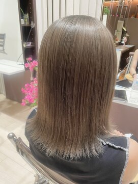 イースト(YEAST) グレージュ×ミディアム