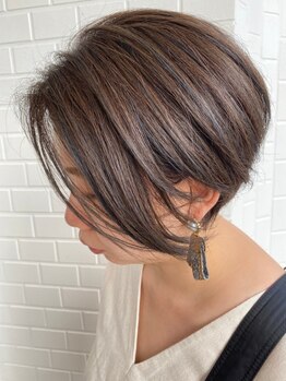ポノ(pono)の写真/明るく染まる白髪染めで、今までにない透明感と艶感を実現。大人女性の魅力を最大限に引き出します☆