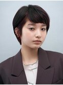 お洒落な暗髪ハンサムショート