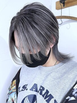 ブレイズヘアー(BLAZEhair) マッシュウルフ×ホワイトシャドールーツ×ブリーチ３回
