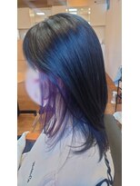 美容室 セサミ イヤリングカラーくびれヘアー