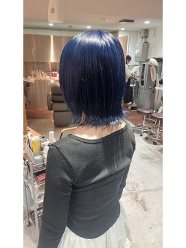アヴァンスアンス 広島袋町店(AVANCE.ens) 切りっぱなしボブ×ネイビーブルー