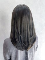 アイティーバイアルバム 北千住店(IT by ALBUM)&nbsp;顔周りレイヤーロング韓国ヘアオリーブベージュ_ba556431