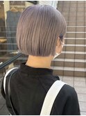 40代ブリーチダブルカラー大人のピンクシルバーショートボブ