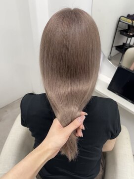 エラ(ELLA) くすみミルクティーベージュ