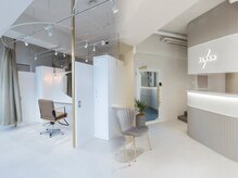 スラッシュホワイト テラッソ前店(SLASH white)の雰囲気（［髪質改善/縮毛矯正/トリートメント/透明感カラー/姫路］）