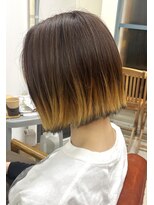 アール(hair salon R.)&nbsp;グラデーション／イエロー／エンドカラー／切りっぱなしボブ