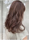 ピンクベージュ