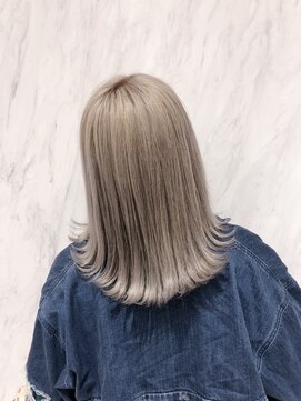 リーオオサカ(Lee Osaka) ホワイトベージュ×東芽生