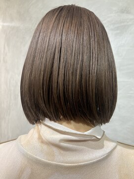 マハナ(Mahana by hair) 20代30代40代ミニボブ切りっぱなしボブ大人ボブベージュカラー