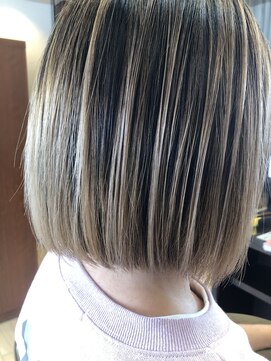 ランダ(LANDA.) バレイヤージュ×ボブ