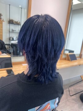 エス(es.) ネイビーブルー×ウルフカット